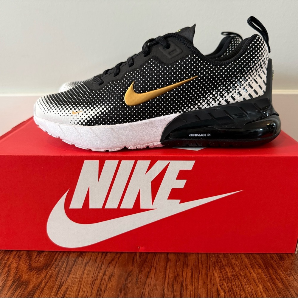 Nike Air Max Phoenix Big Kids' Shoes Black/White/Metallic Gold Youth sz 5 NEW!